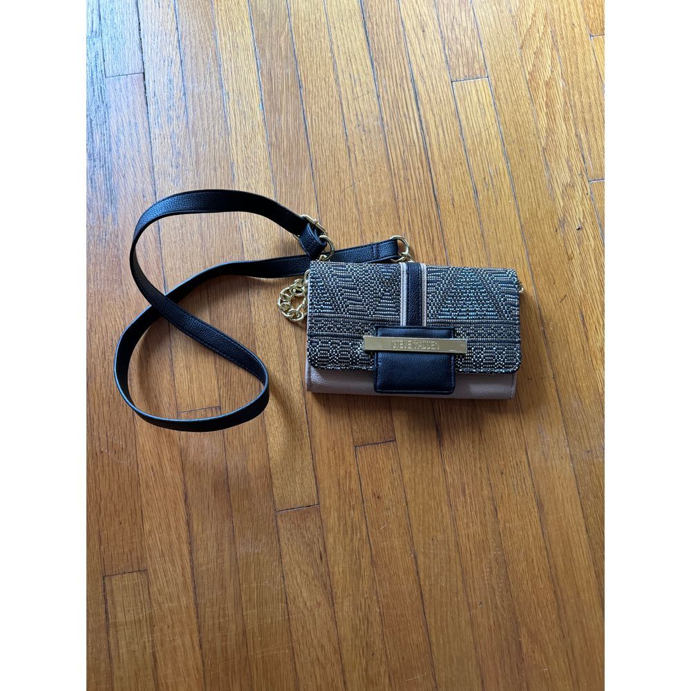 Steve Madden CrossBody Wallet‎